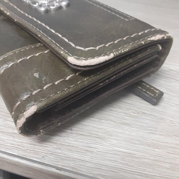 BOC Wallet Faux Leather olive green White Stitch Trim Silver Metal Logo Accent - Picture 5 of 11